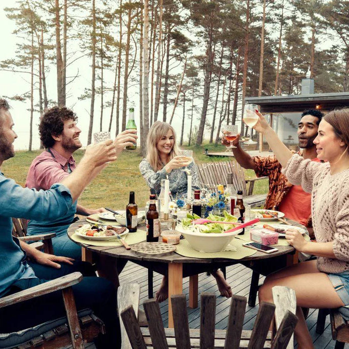 🏡 Outdoor Dining: Elevate Your Family Day with the Right Setup and Equipment