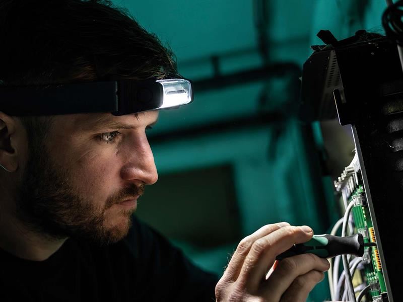 Scangrip® I-VIEW Rechargeable Headlamp with Sensor 400 lumens SCANGRIP® - UK Camping And Leisure