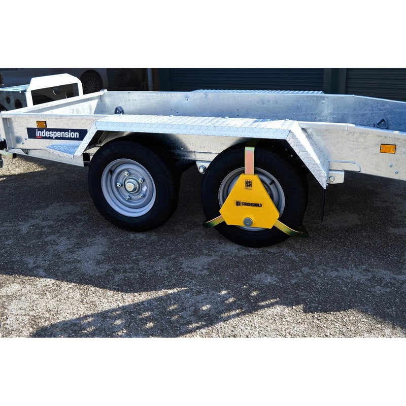 Stronghold Wheel Clamp Apex Triangular 15" to 18" for Trailers & Caravans SH5456 - View 3