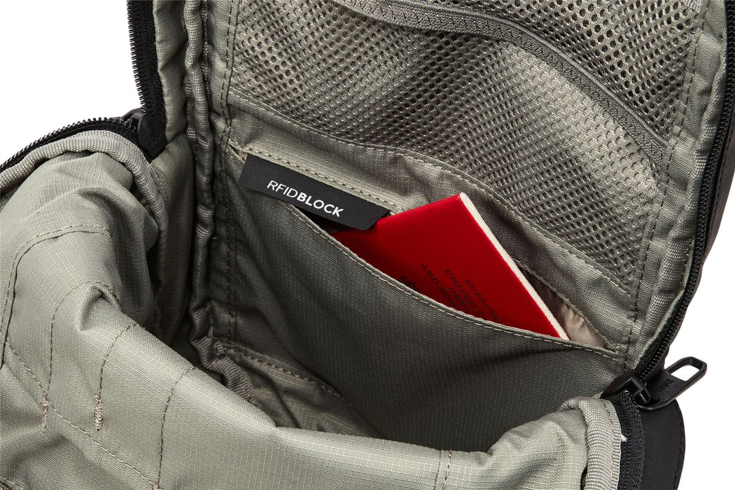 Thule Tact sling 8L 3204710 Thule - UK Camping And Leisure