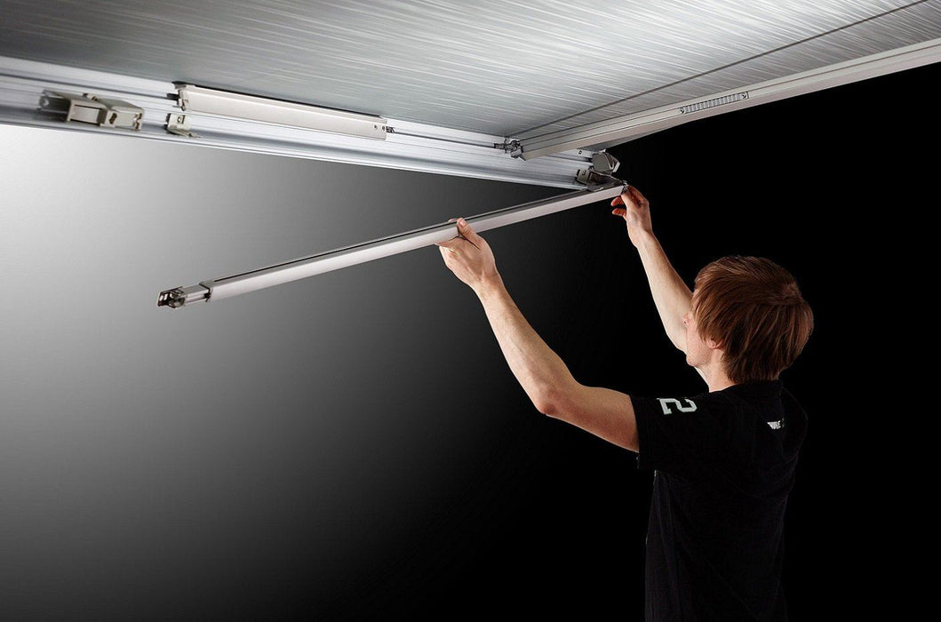 Thule Omnistor 5200 3.15x2.50m Wall Awning Anthracite with Fabric Finish Mystic Grey