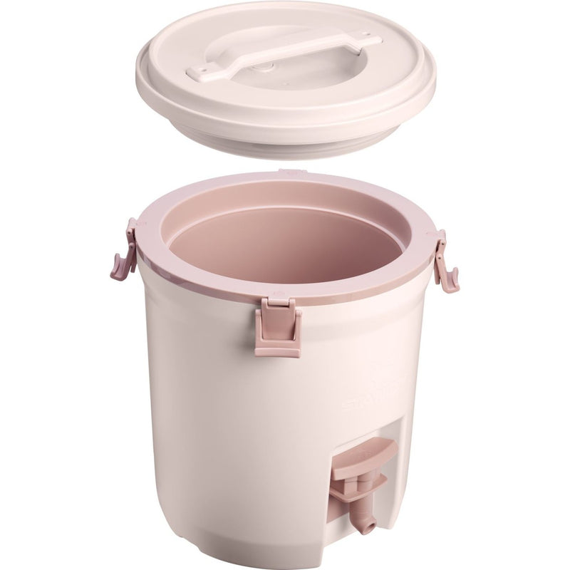 Stanley The Fast-Flow Water Jug 7.5L - Image 15 of 19 | UK Camping and Leisure