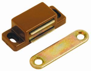 W4 Magnetic Catch Heavy Duty 37824 W4 - UK Camping And Leisure