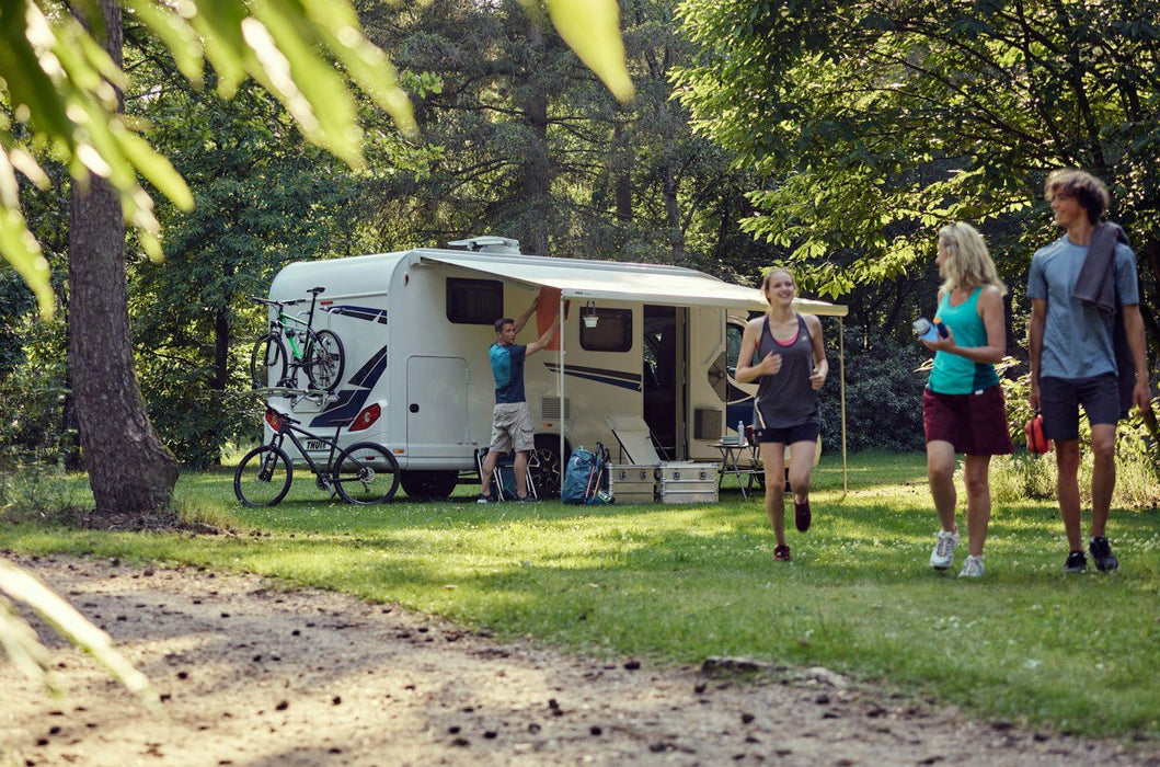 Thule Omnistor 5200 4.55x2.50m Wall Awning Motorised 12V Anthracite with Fabric Finish Mystic Grey