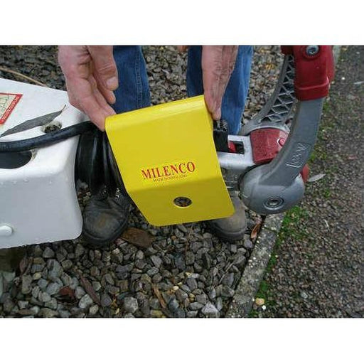 Milenco Lightweight Caravan Hitchlock Milenco - UK Camping And Leisure