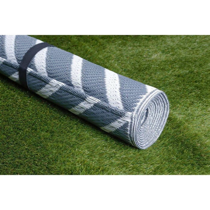 Outdoor Garden Rug Portable Reversible Mat for Decking Patio Prisma Grey/White 150 X 250 cm Plastic Straw UK Camping And Leisure