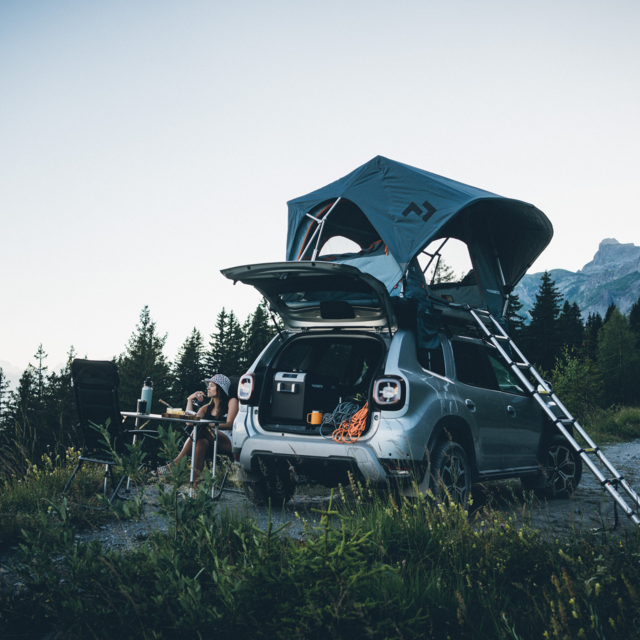 Dometic TRT 120 E (Glacier Blue) 12 V Rooftop 4WD Tent